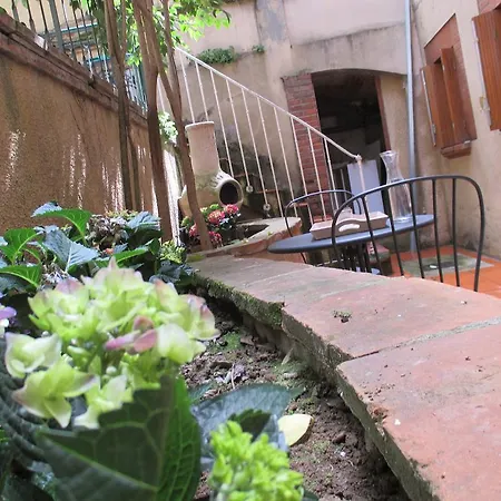 L' Apartment