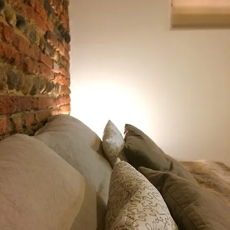 L' Apartment